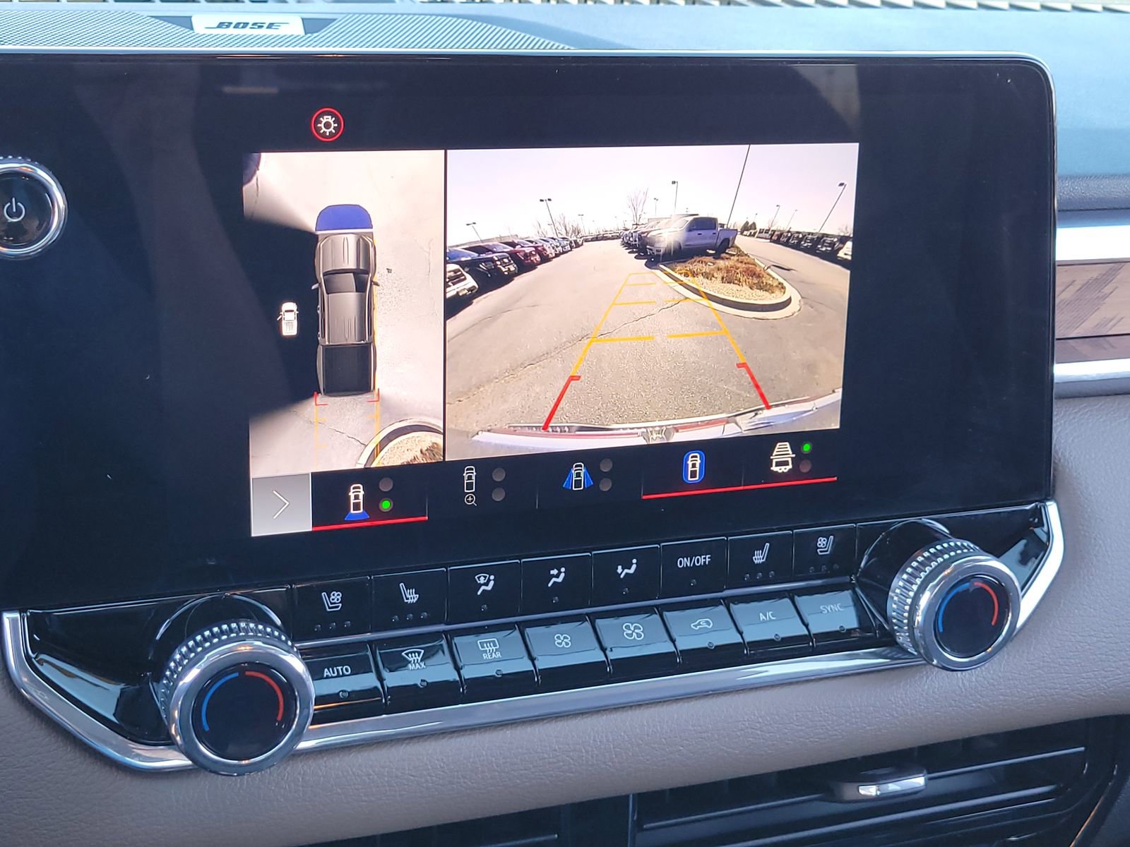 Used 2024 GMC Canyon Denali image 16