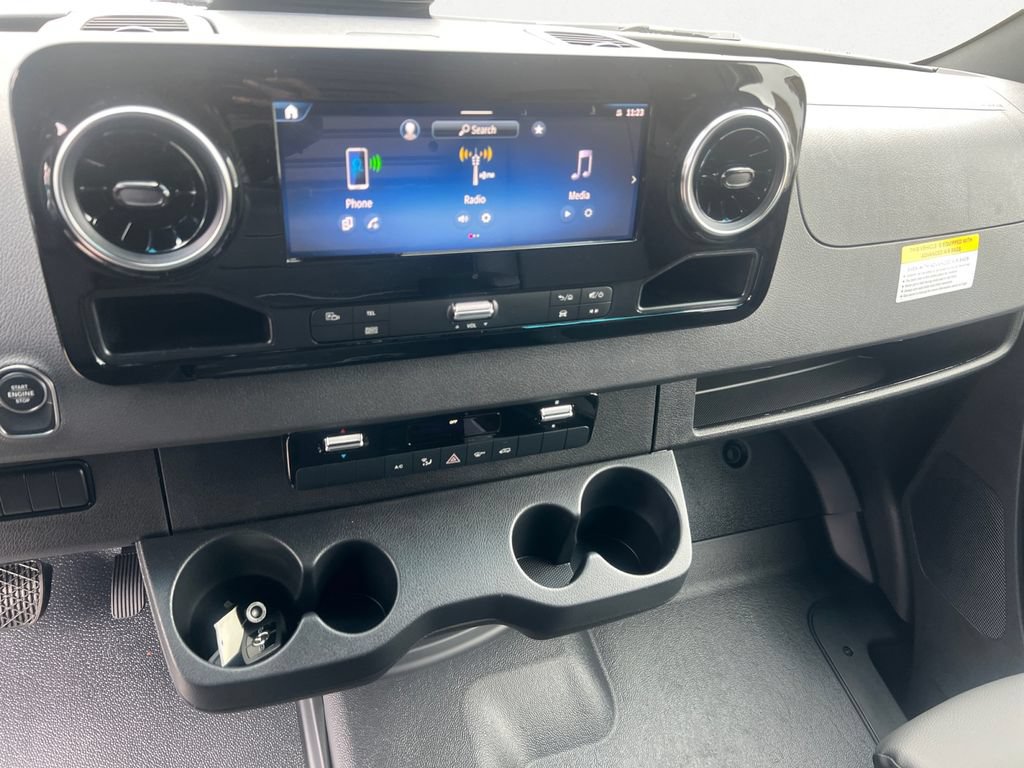 New 2026 Mercedes-Benz Sprinter 2500 image 11