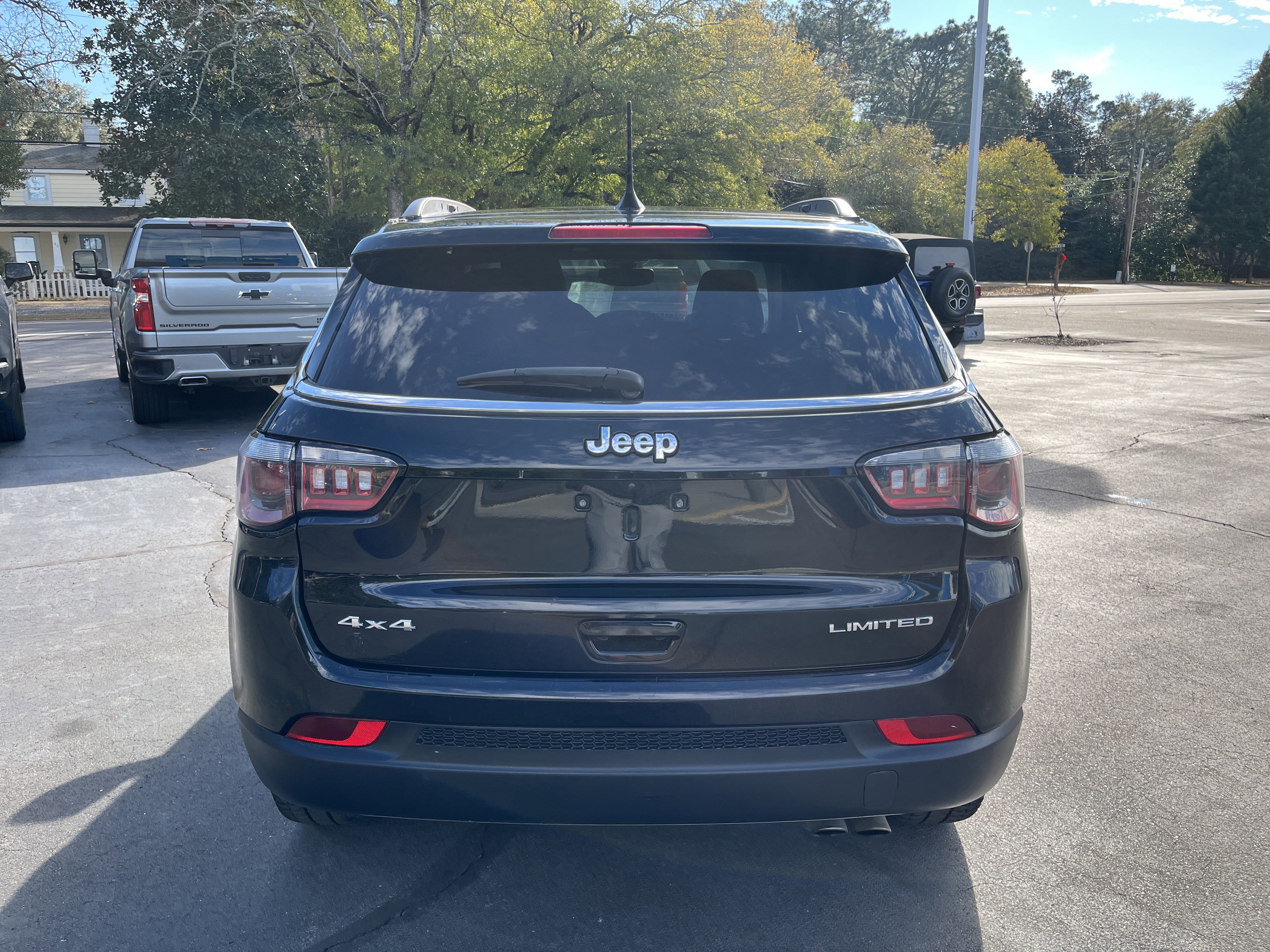 Used 2022 Jeep Compass Limited w/ Sun and Sound Group image 8