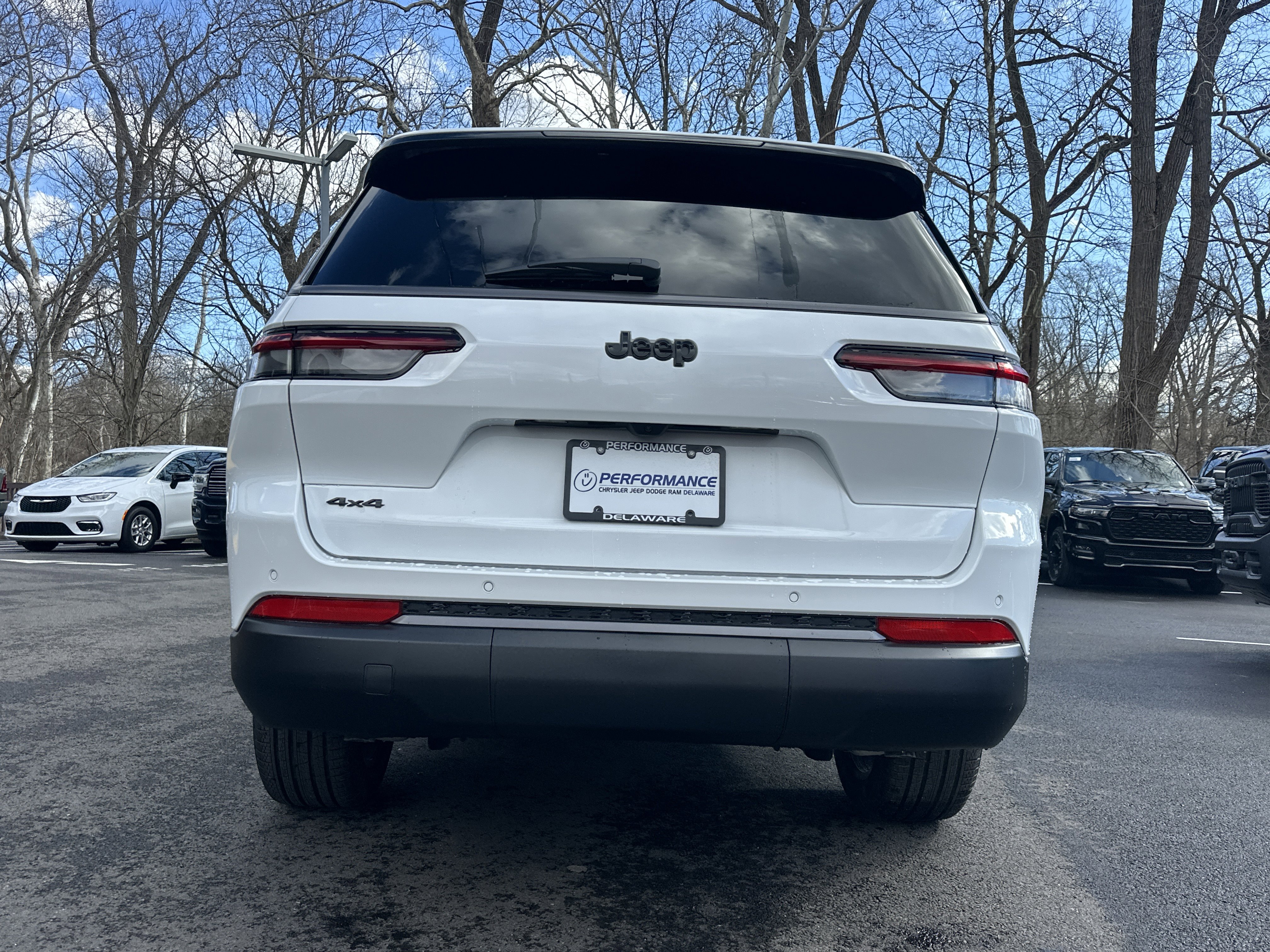 New 2026 Jeep Grand Cherokee L Limited w/ Limited Altitude Package AWD/4WD image 15