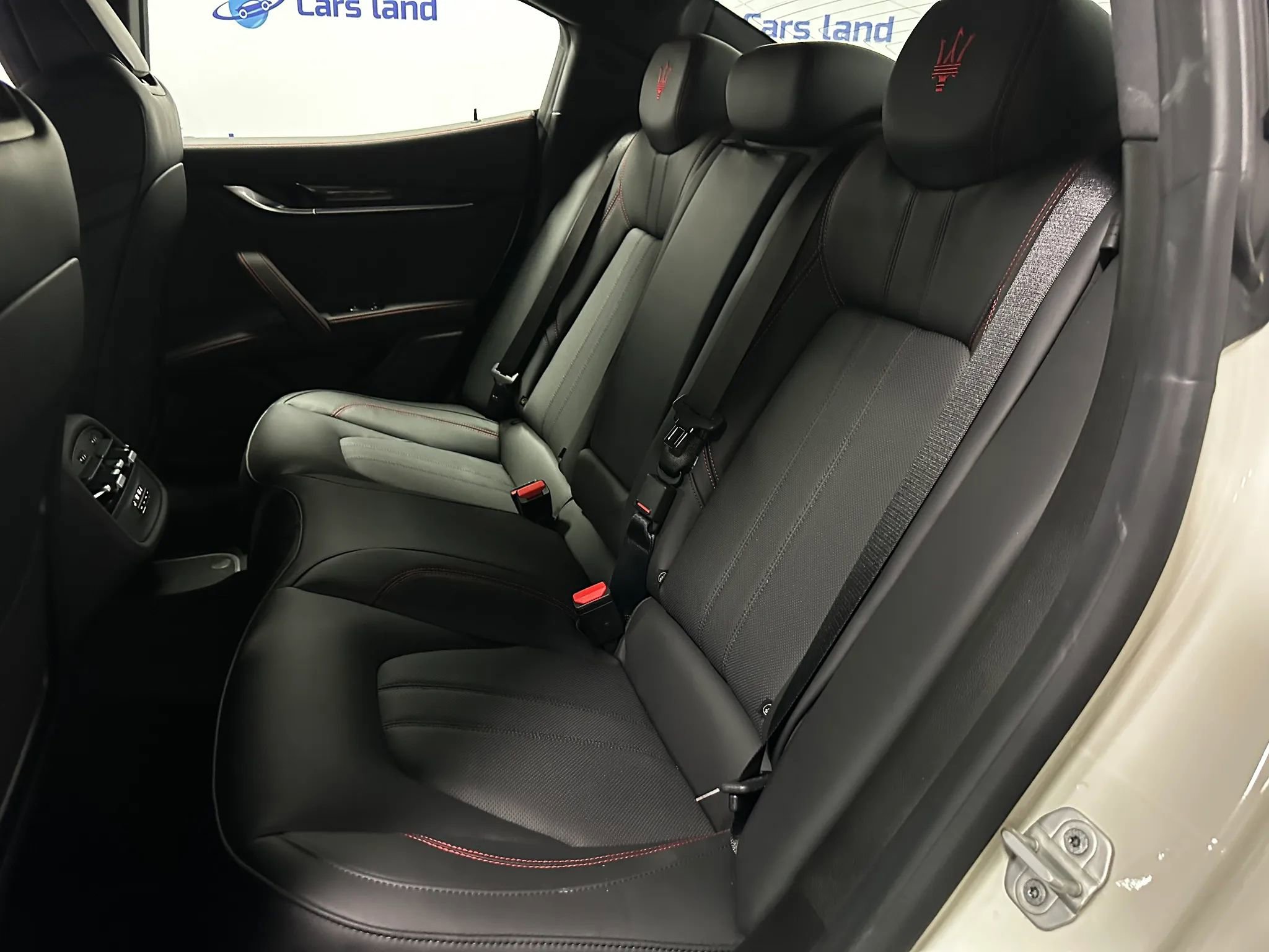 Used 2024 Maserati Ghibli Modena Q4 AWD/4WD image 15