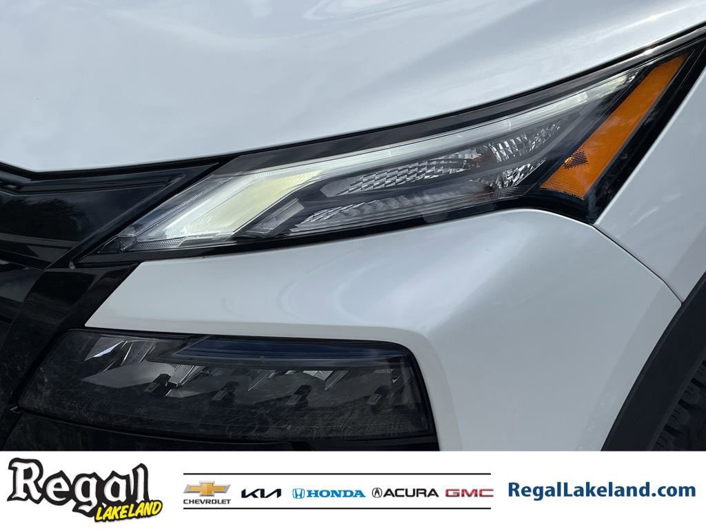 Used 2025 Nissan Rogue SV image 7