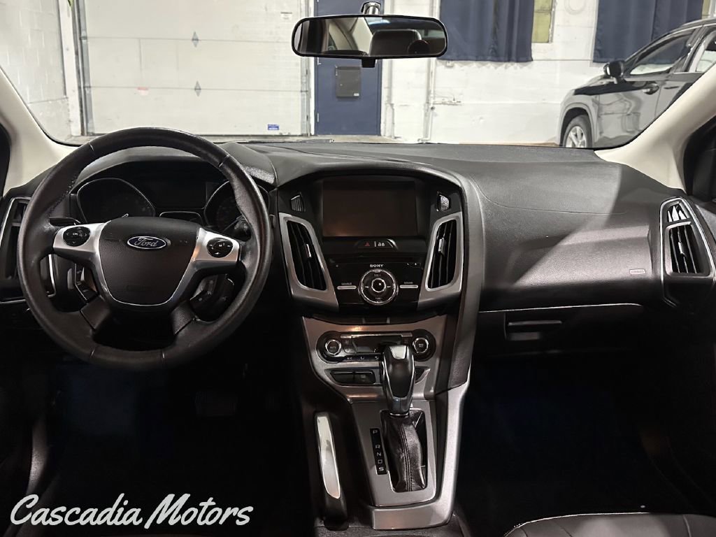 Used 2013 Ford Focus Titanium w/ Titanium Handling Pkg image 17