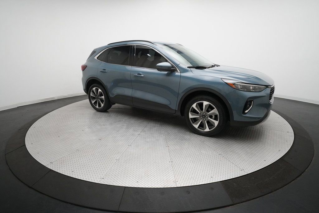 Used 2023 Ford Escape Platinum image 13