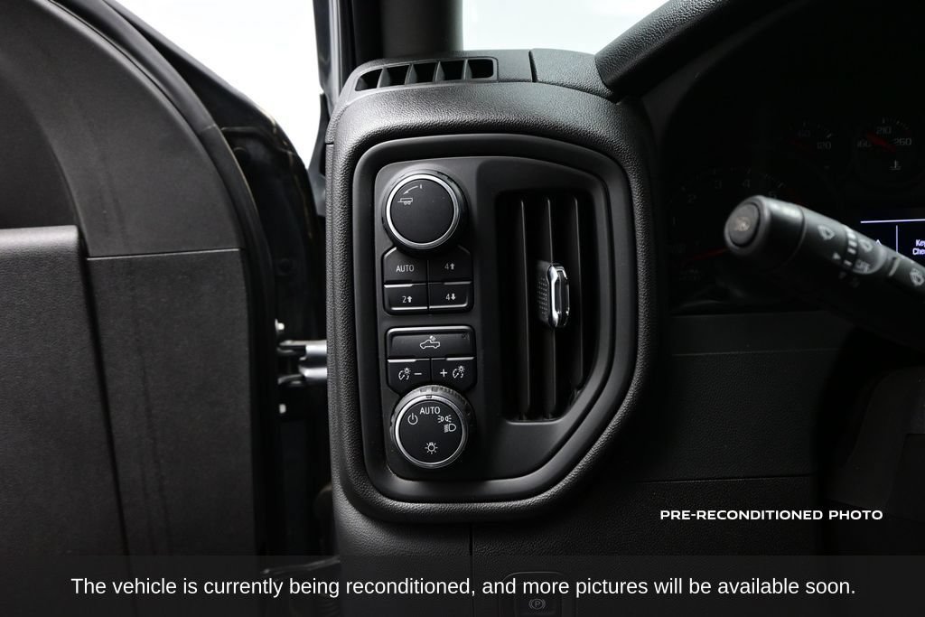 Used 2025 Chevrolet Silverado 1500 Custom Trail Boss w/ LPO, Dark Essentials Package AWD/4WD image 17