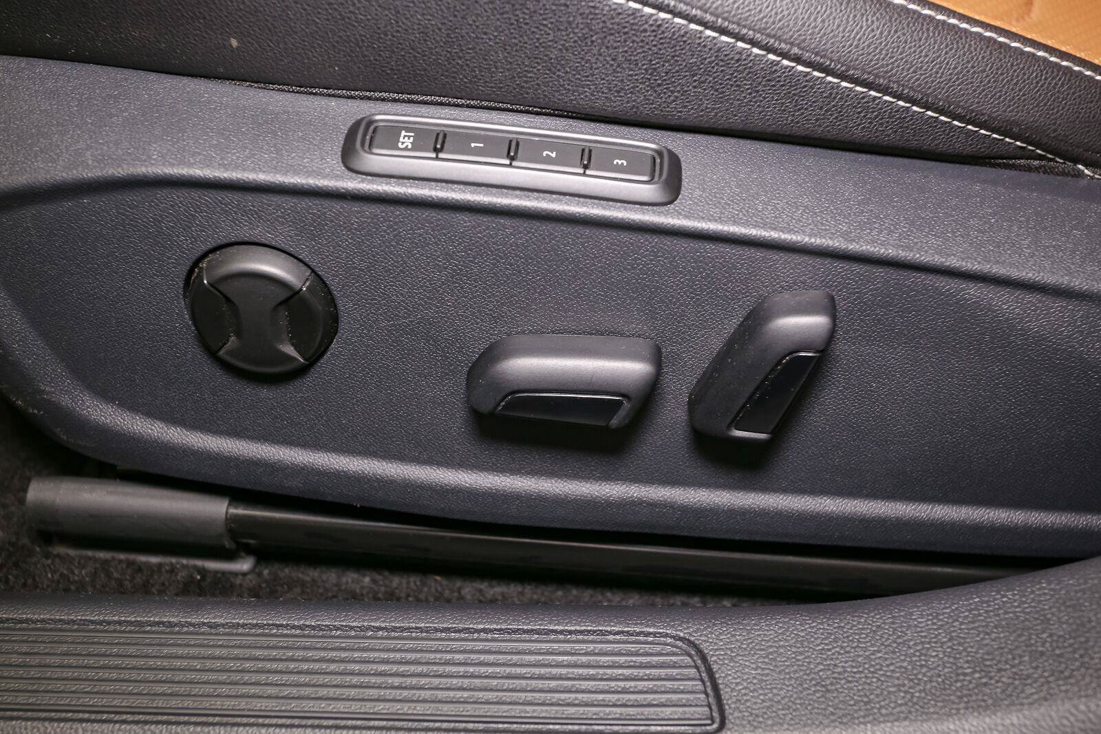 Certified 2023 Volkswagen Jetta SEL FWD image 45