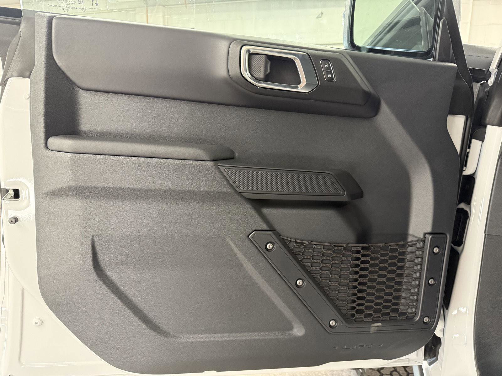 New 2025 Ford Bronco Badlands image 9