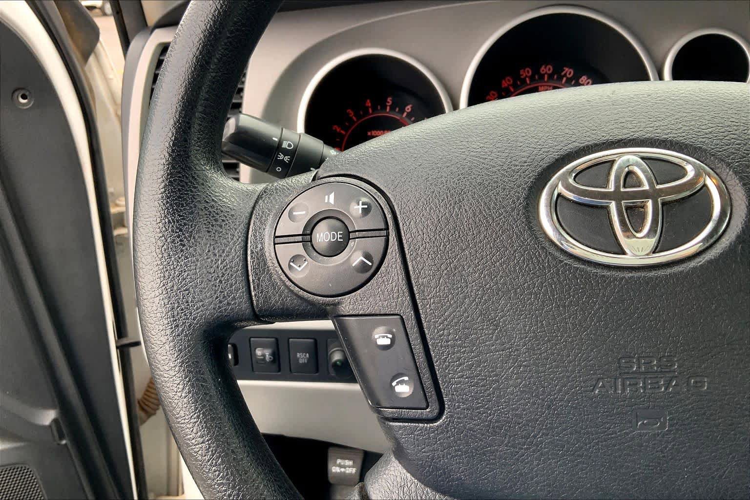 Used 2013 Toyota Tundra 4x4 CrewMax w/ Tow Pkg image 24