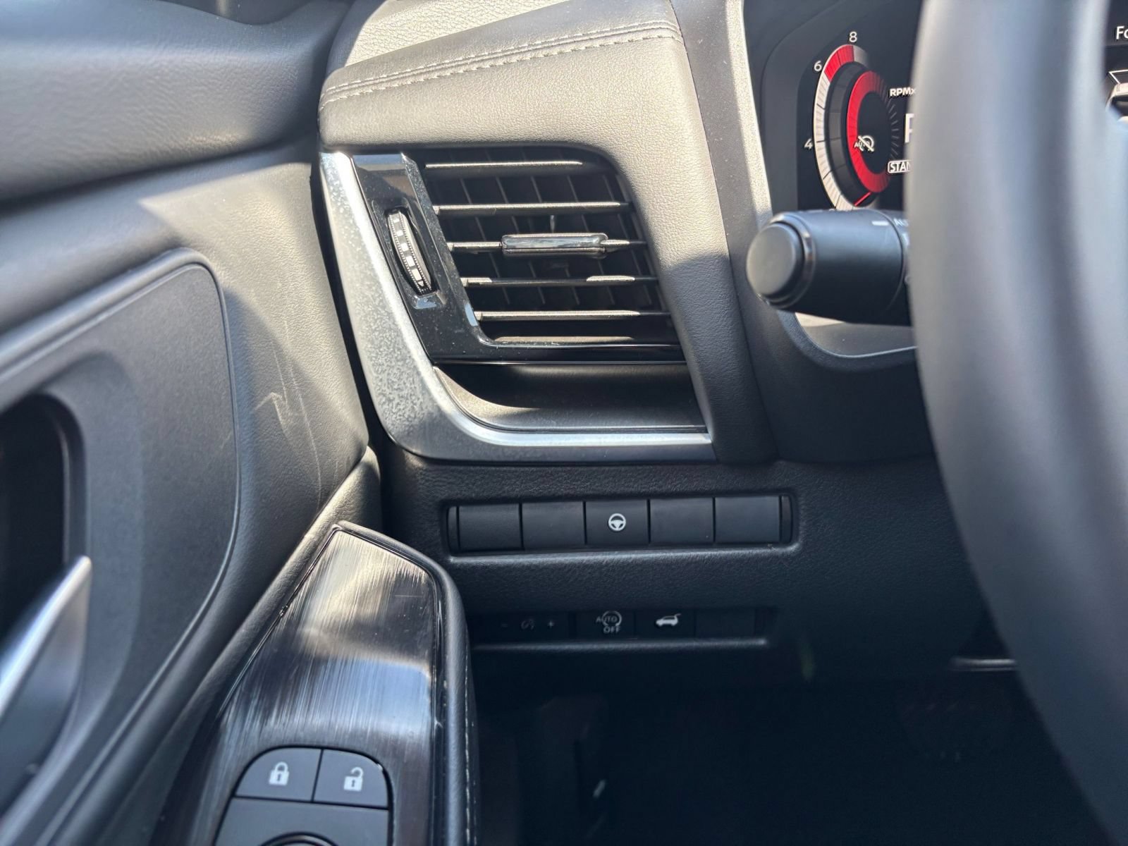 Used 2026 Nissan Rogue SL FWD image 36