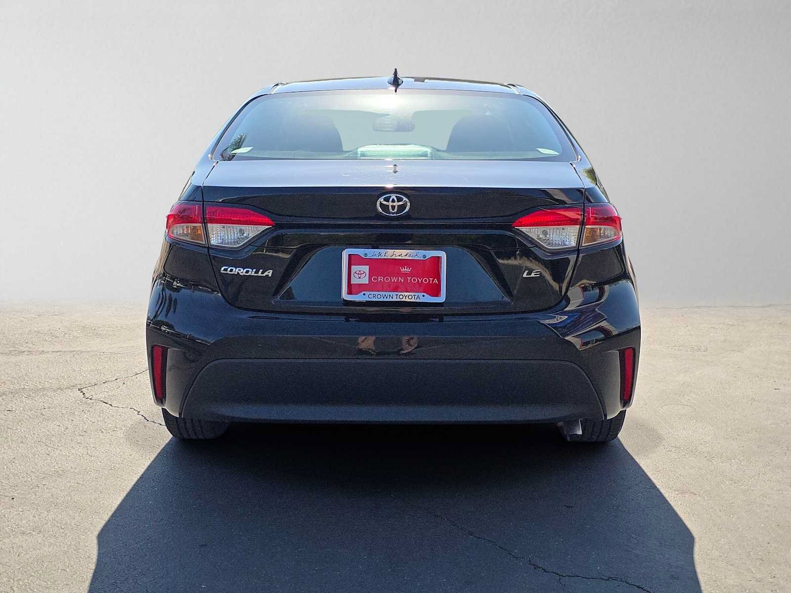 Used 2025 Toyota Corolla LE FWD image 4