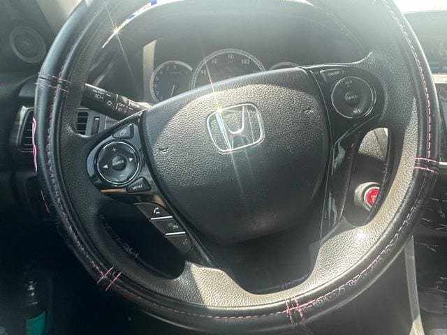 Used 2017 Honda Accord EX image 10