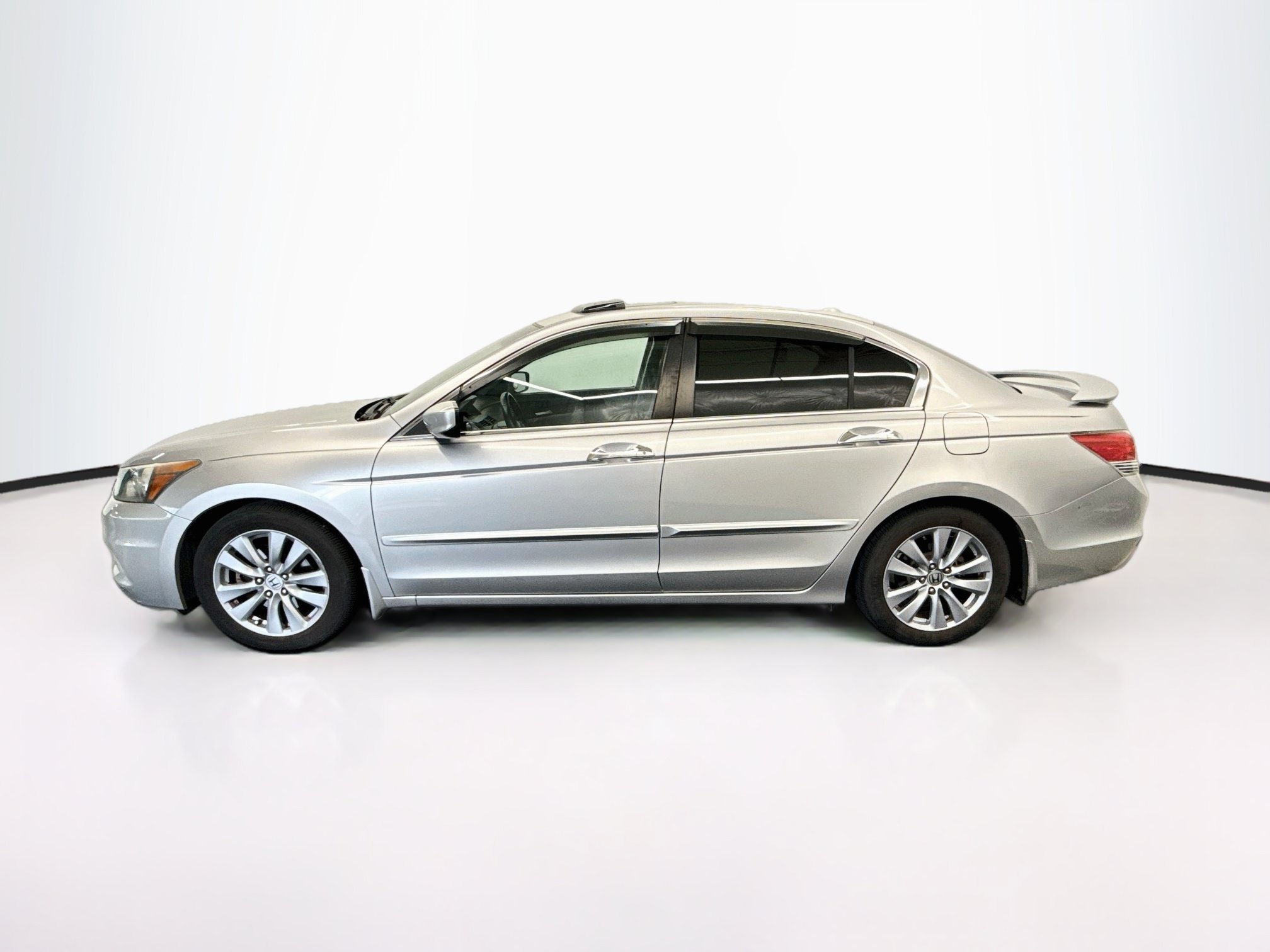 Used 2011 Honda Accord EX-L image 4