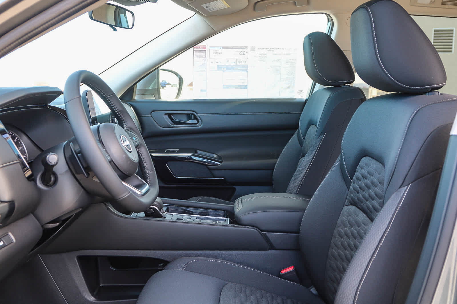 New 2025 Nissan Pathfinder SV w/ Black Appearance Package FWD image 19