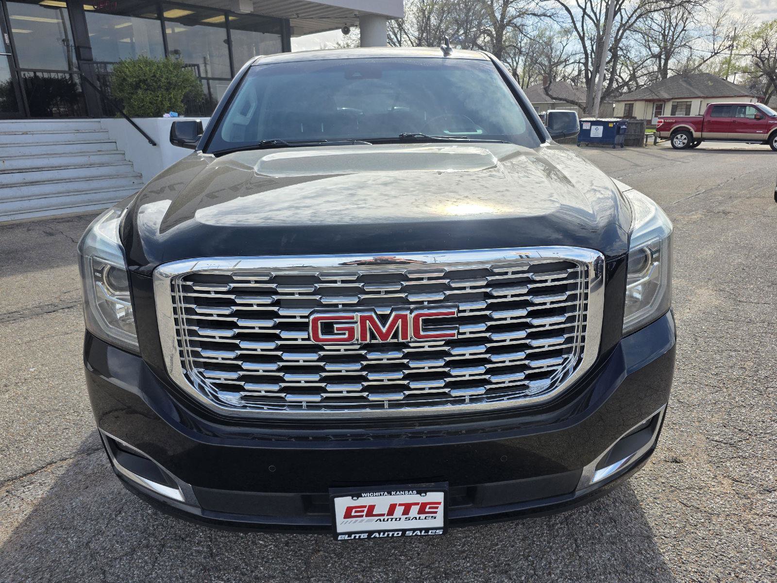 Used 2018 GMC Yukon Denali w/ Denali Ultimate Package image 2