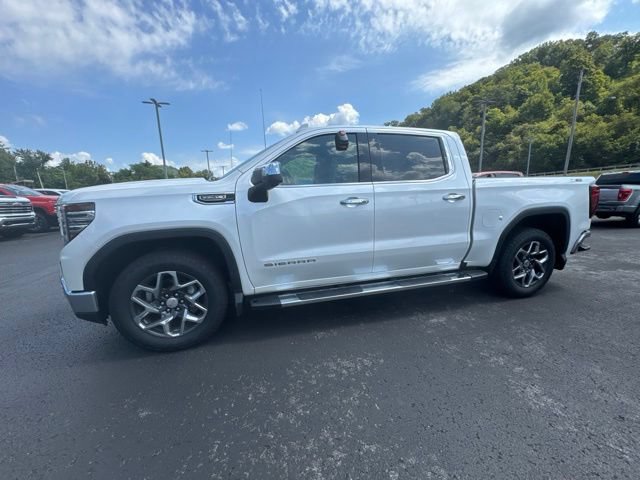 Used 2023 GMC Sierra 1500 SLT w/ SLT Premium Plus Package AWD/4WD image 4