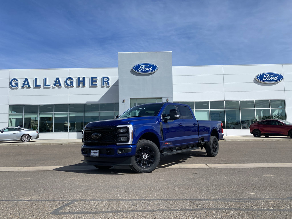 New 2026 Ford F350 Lariat w/ Black Appearance Package