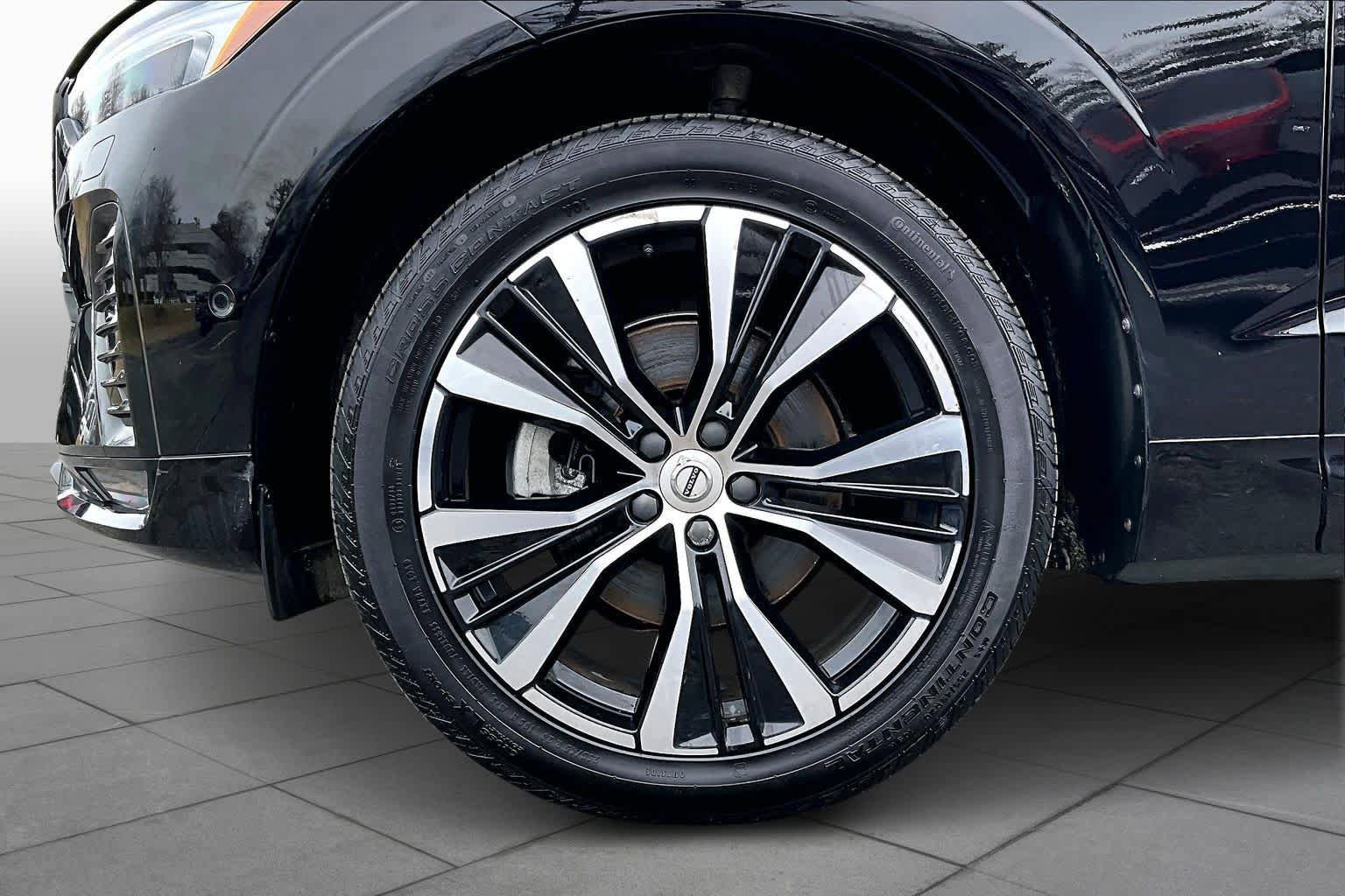 Certified 2023 Volvo XC60 B5 Plus w/ Climate Package image 11