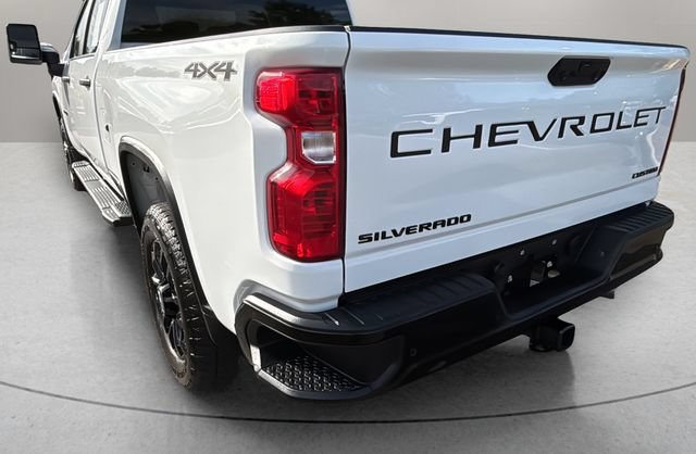 Used 2025 Chevrolet Silverado 2500 Custom w/ Custom Value Package AWD/4WD image 11