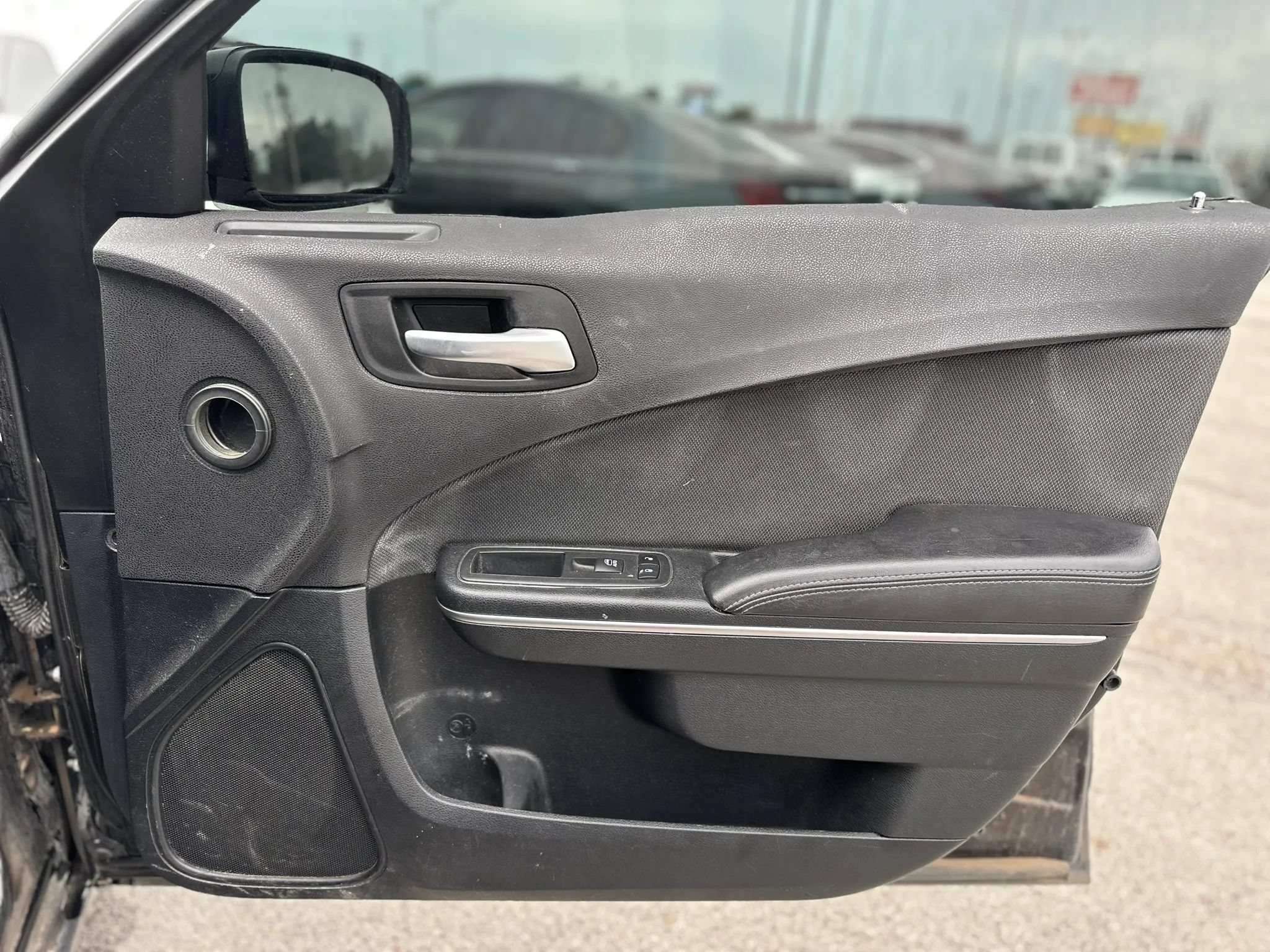 Used 2017 Dodge Charger SE RWD image 22