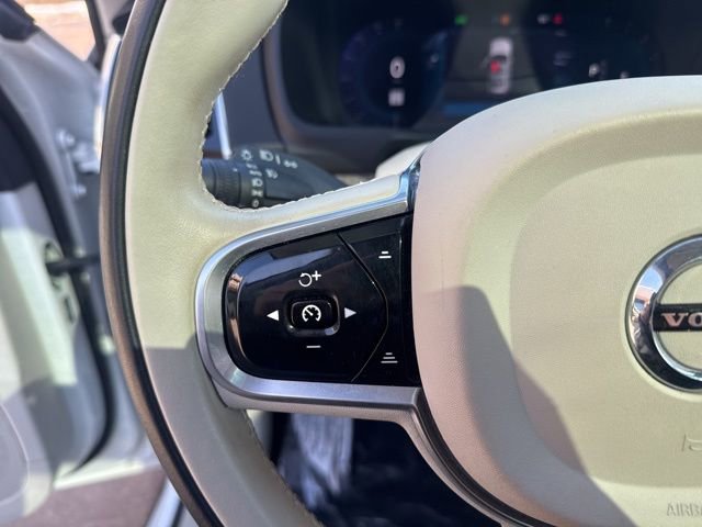Used 2023 Volvo XC90 B6 Ultimate w/ Protection Package Premier image 18