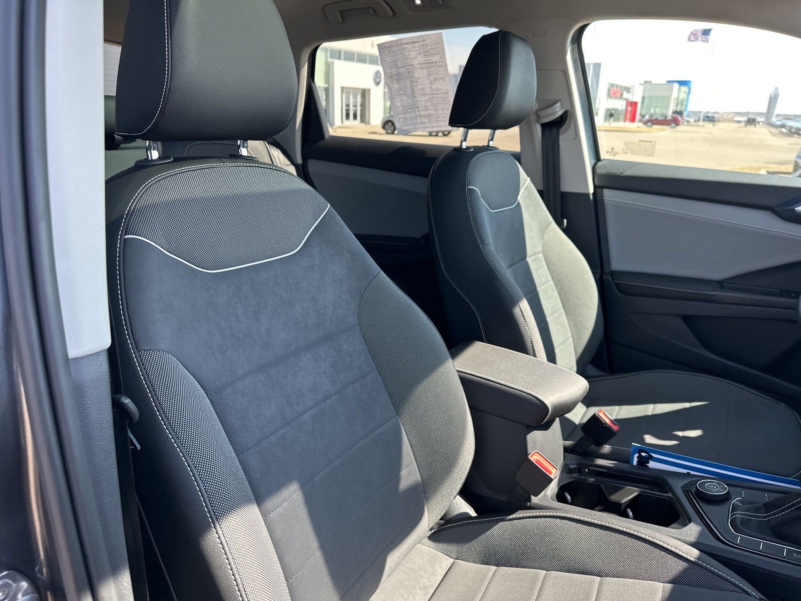 Certified 2024 Volkswagen Taos SE w/ Panoramic Sunroof Package image 34