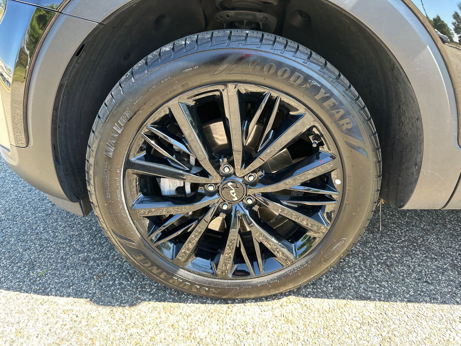 Used 2022 Kia Telluride SX w/ Towing Package image 9