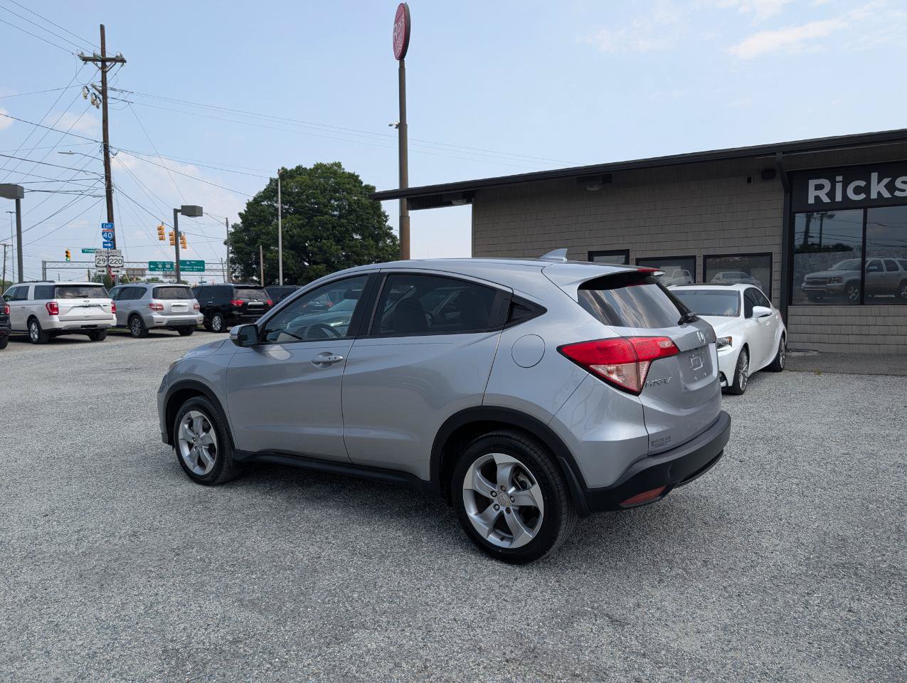 Used 2017 Honda HR-V EX image 9