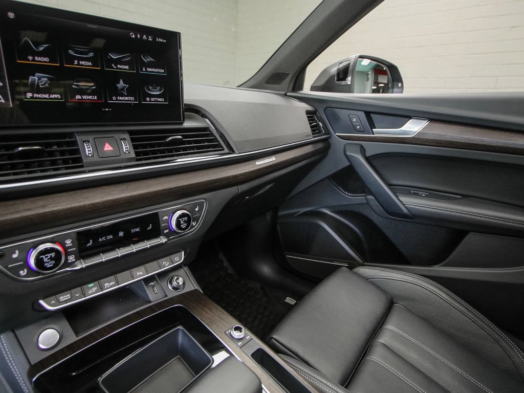 Used 2024 Audi Q5 e Premium Plus w/ Premium Plus Package AWD/4WD image 17