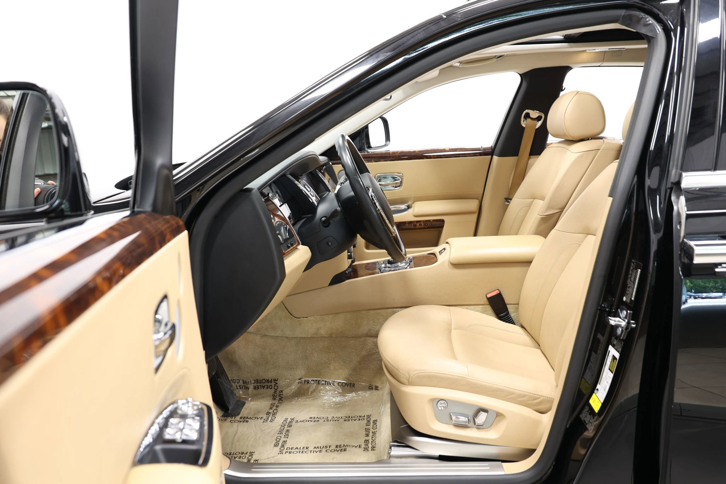 Used 2010 Rolls-Royce Ghost RWD image 14