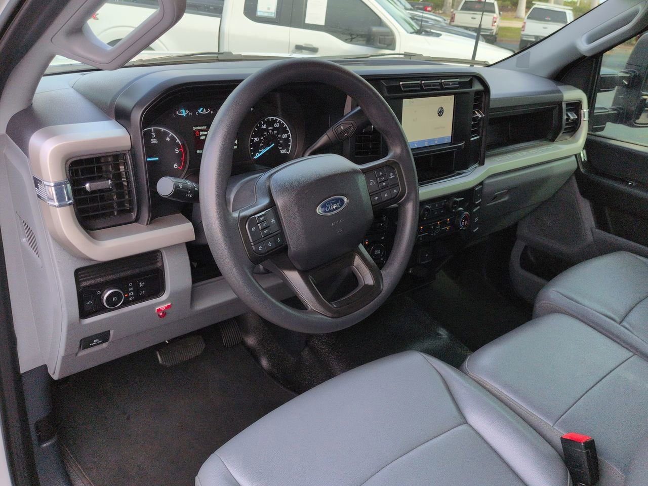 Used 2023 Ford F550 4x4 Regular Cab Super Duty image 15