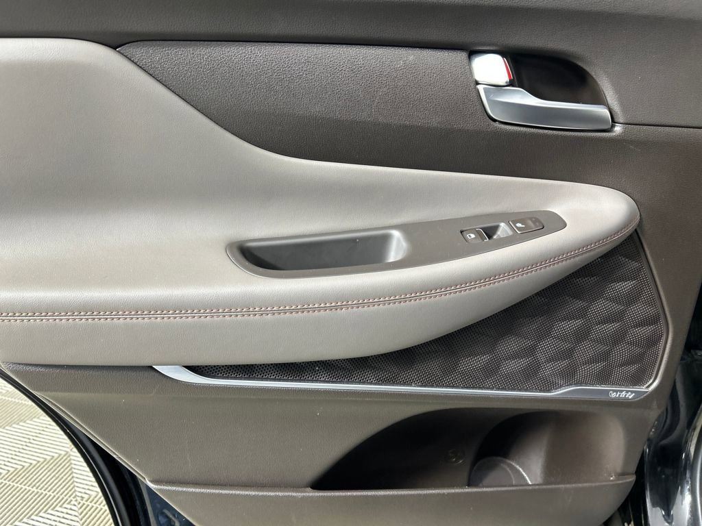 Used 2020 Hyundai Santa Fe Limited image 16