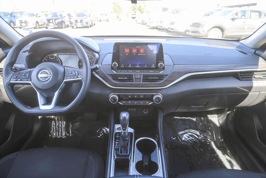 Used 2023 Nissan Altima 2.5 SV image 11