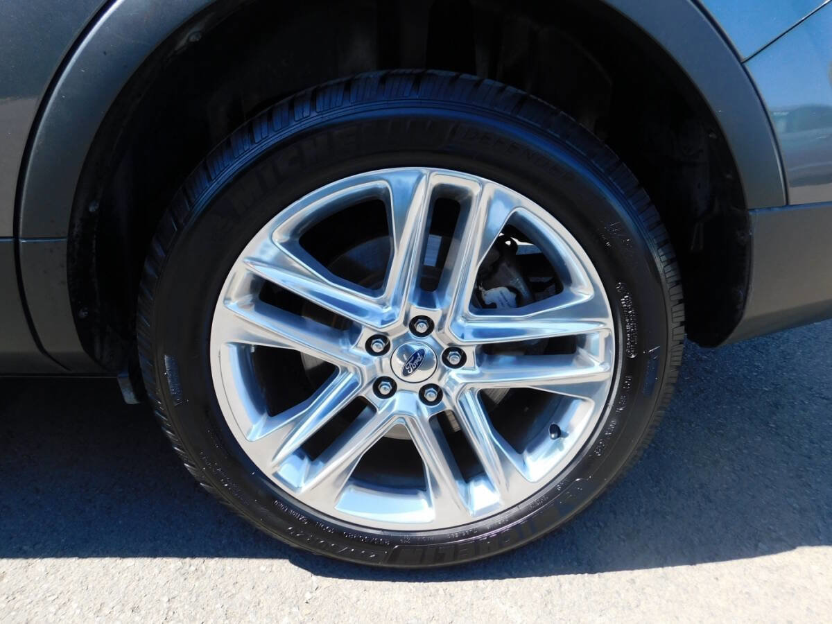 Used 2017 Ford Explorer XLT w/ Equipment Group 202A image 26
