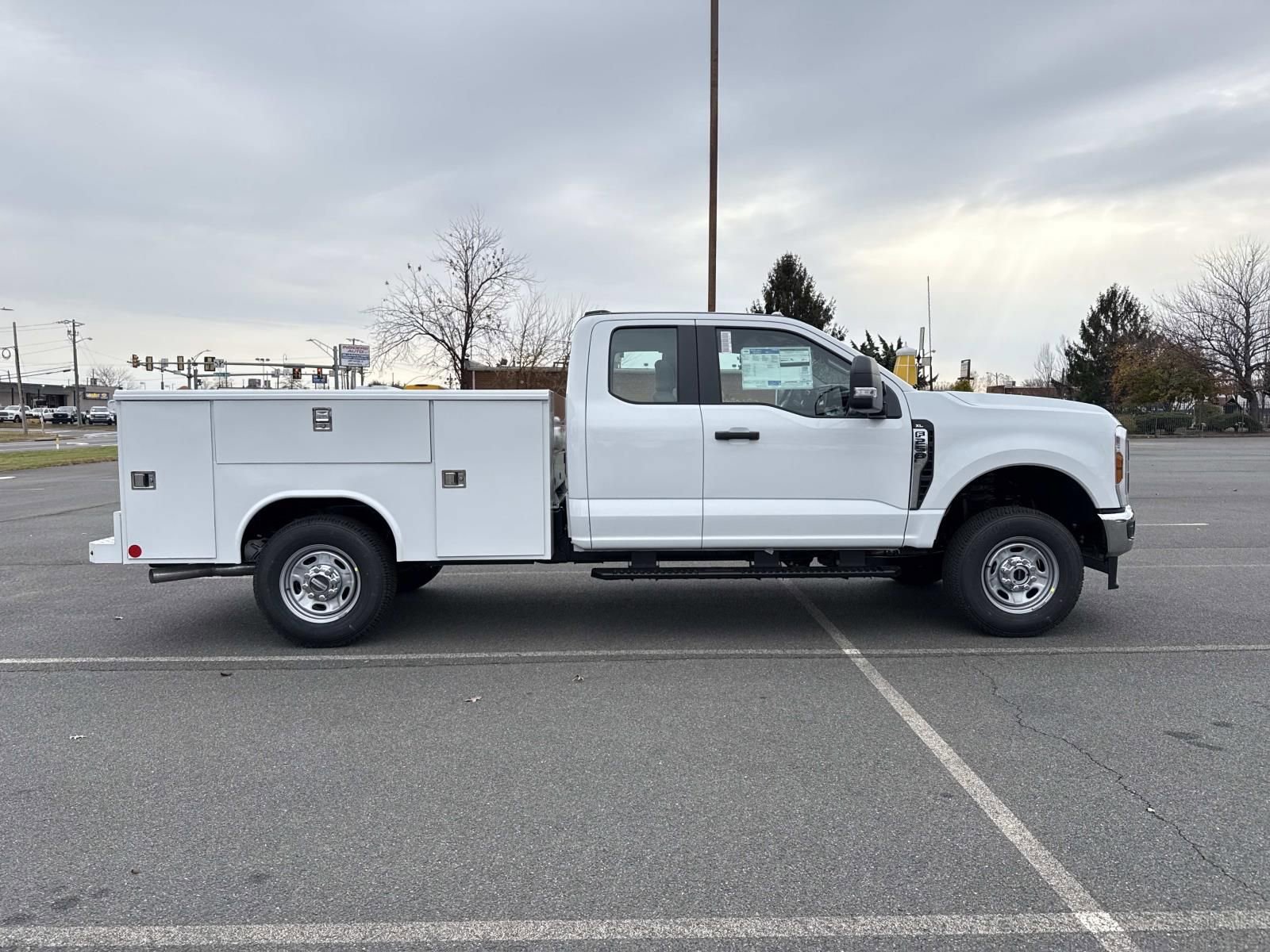 New 2026 Ford F250 XL w/ XL Chrome Package image 2