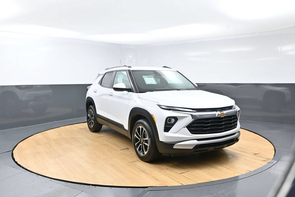 Used 2025 Chevrolet TrailBlazer LT AWD/4WD image 12