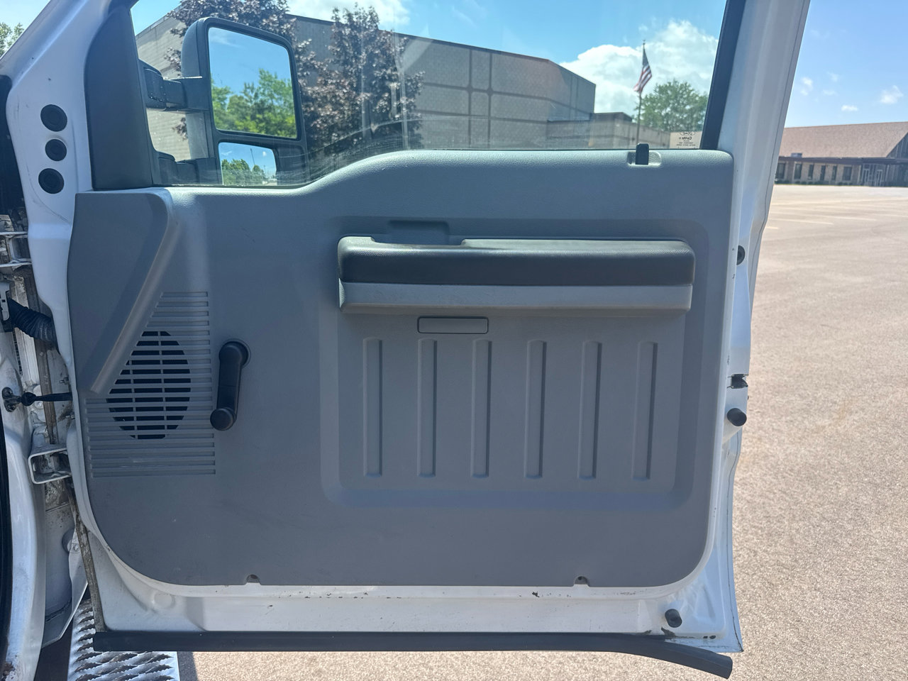 Used 2015 Ford F350 XL w/ Snow Plow Prep Package image 21