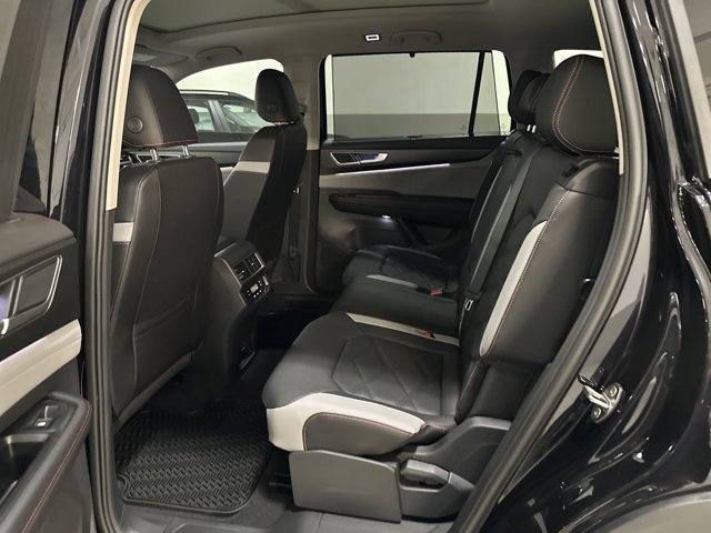 New 2026 Volkswagen Atlas Peak Edition image 22