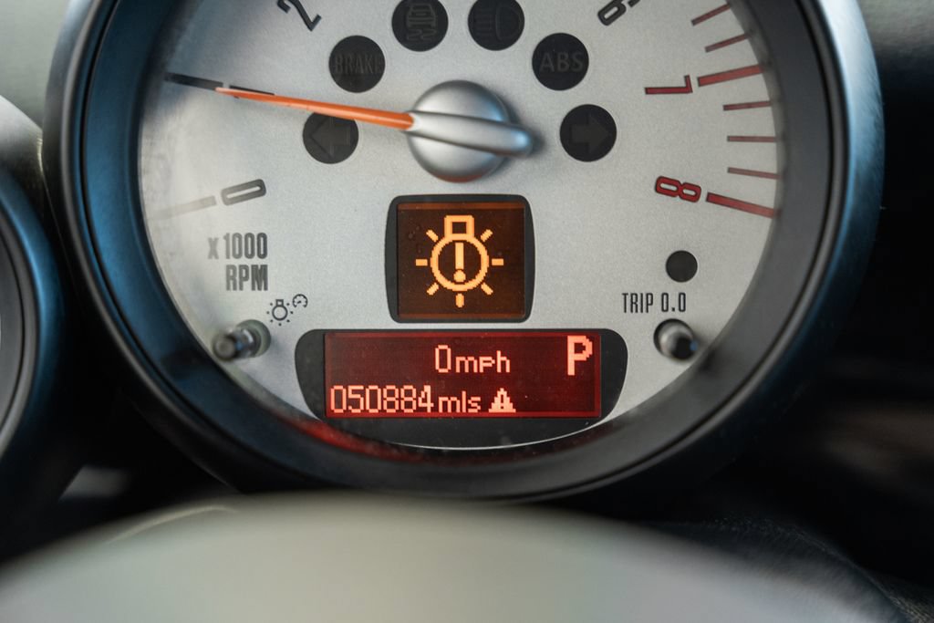 Used 2011 MINI Cooper Convertible FWD image 34