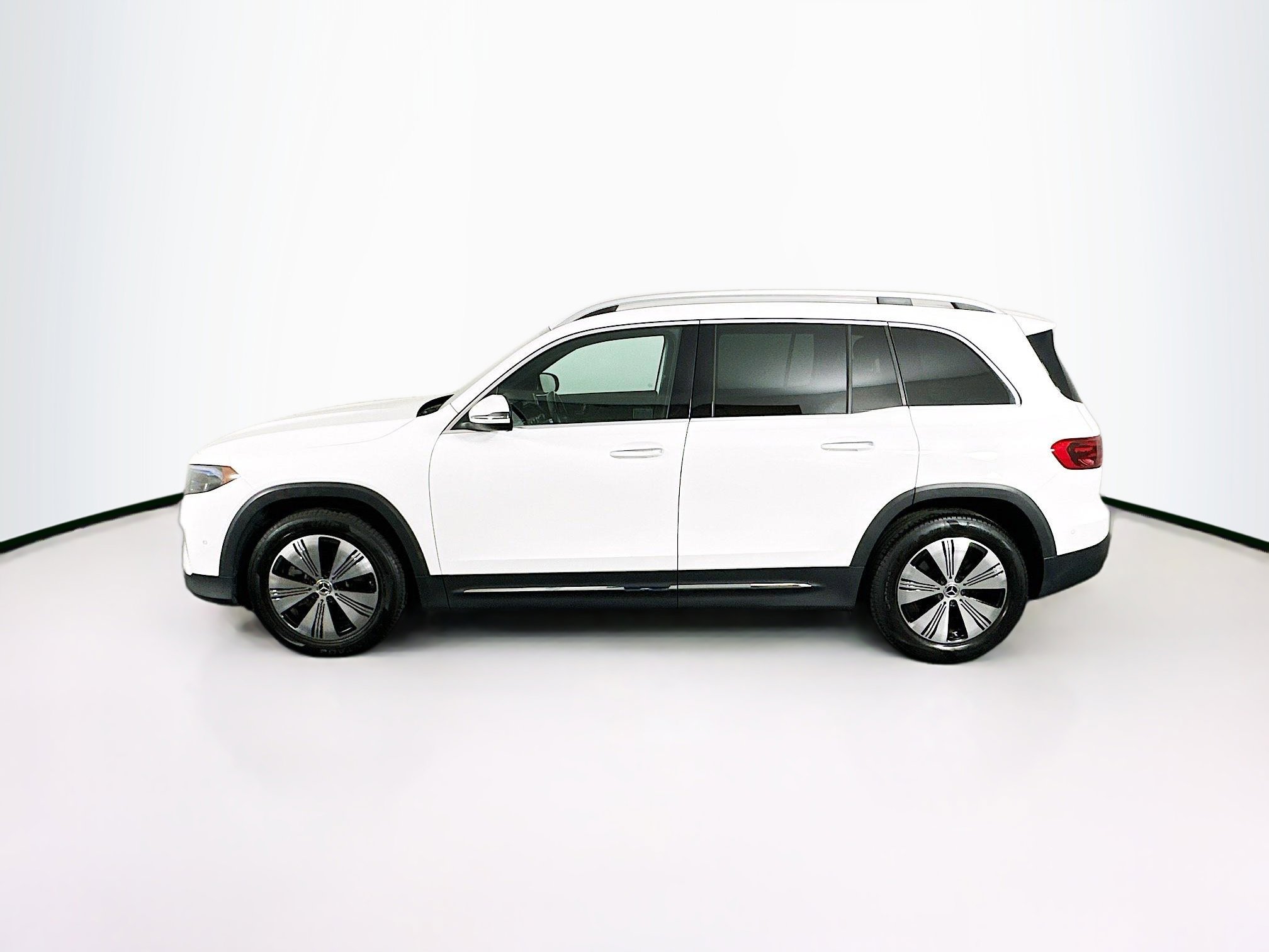 Used 2024 Mercedes-Benz EQB 250+ image 4