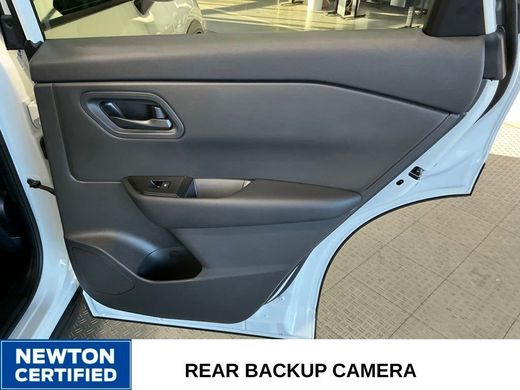 Used 2025 Nissan Rogue S FWD image 23