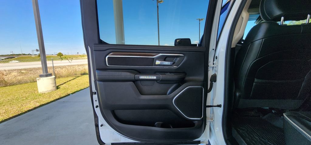 Used 2021 RAM 1500 Laramie AWD/4WD image 18