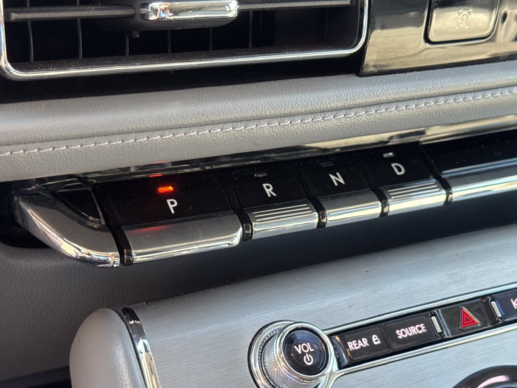 Used 2020 Lincoln Aviator Reserve w/ Equipment Group 202A AWD/4WD image 16
