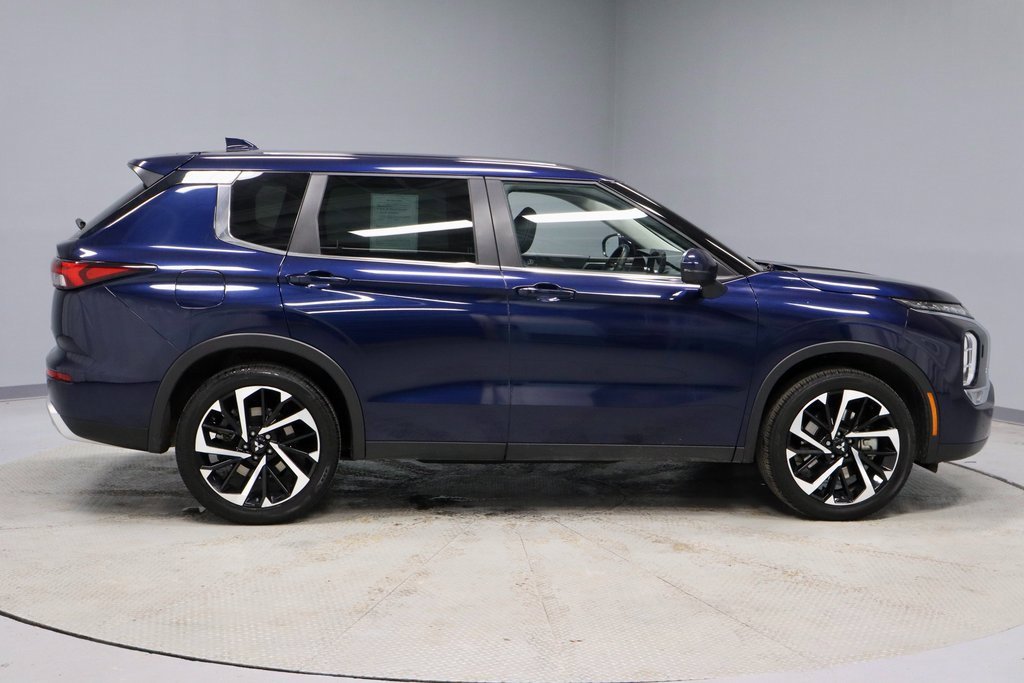 Used 2022 Mitsubishi Outlander SE image 7