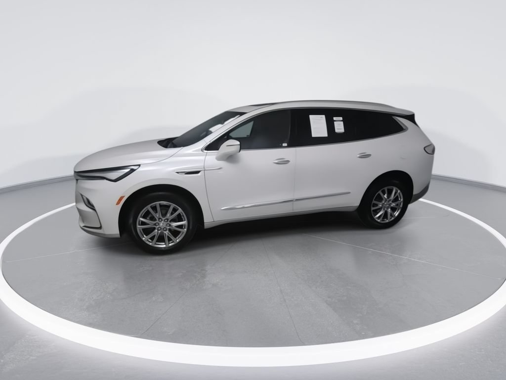 Used 2023 Buick Enclave Essence w/ Experience Buick Package FWD image 2