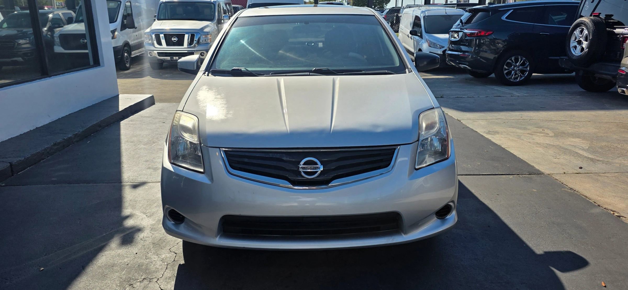 Used 2012 Nissan Sentra 2.0 SR w/ Special Edition Pkg image 4