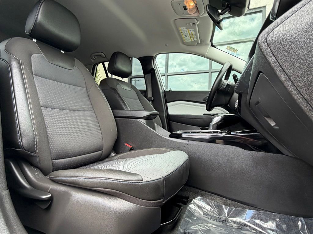 Used 2025 Chevrolet Trax LT w/ LT Convenience Package FWD image 21