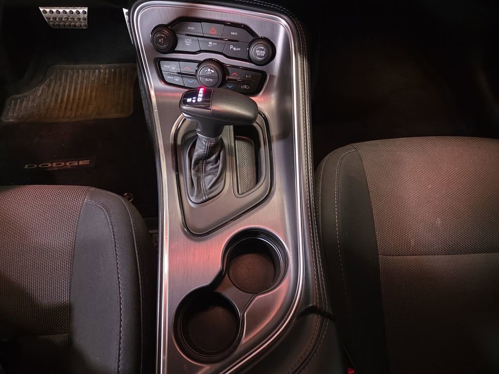 Used 2015 Dodge Challenger R/T Scat Pack w/ Scat Pack Stripe Group image 18