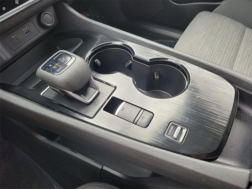 Used 2023 Nissan Rogue SV image 12