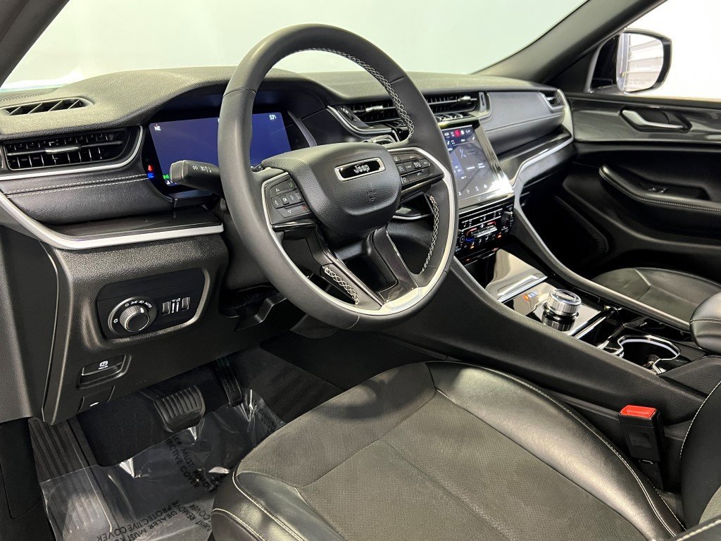 Certified 2023 Jeep Grand Cherokee Altitude image 28