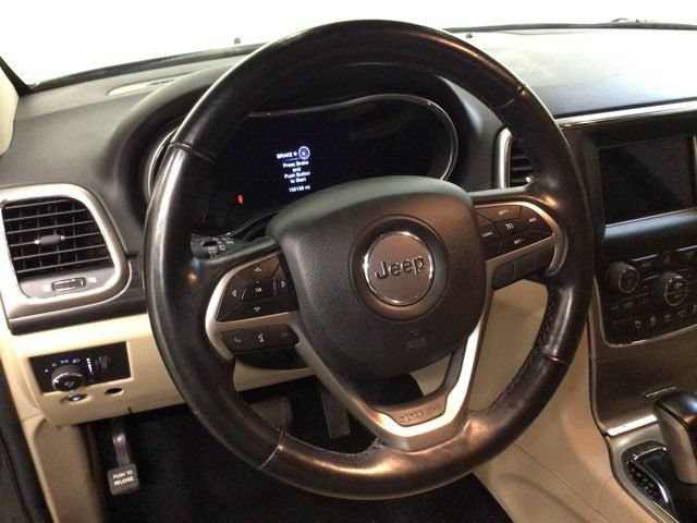 Used 2020 Jeep Grand Cherokee Laredo AWD/4WD image 15